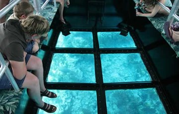 جولة في قارب سفاف جولة في قارب سفاف