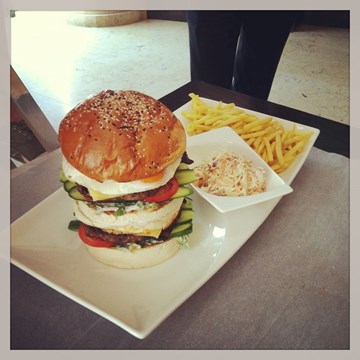 ثيرتي فيرست بار ثيرتي فيرست بار