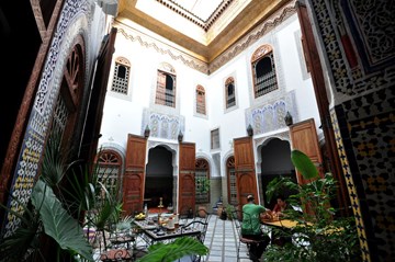رياض سعادة رياض سعادة