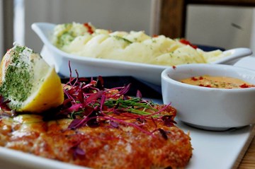 كوميدور جريل & بار كوميدور جريل & بار