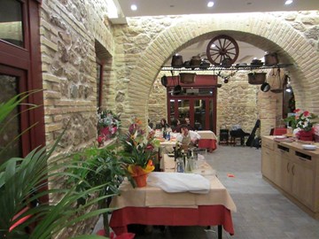 لا تافيرناتشيا لا تافيرناتشيا