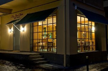 مطعم تشيز جين كلود بسترو فرانسيز مطعم تشيز جين كلود بسترو فرانسيز